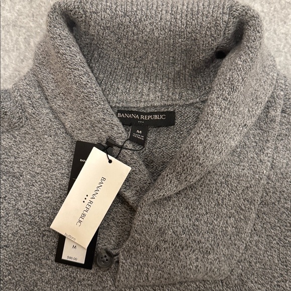 NWT Banana Republic Heather Gray Knit Sweater- Size M - Picture 2 of 3
